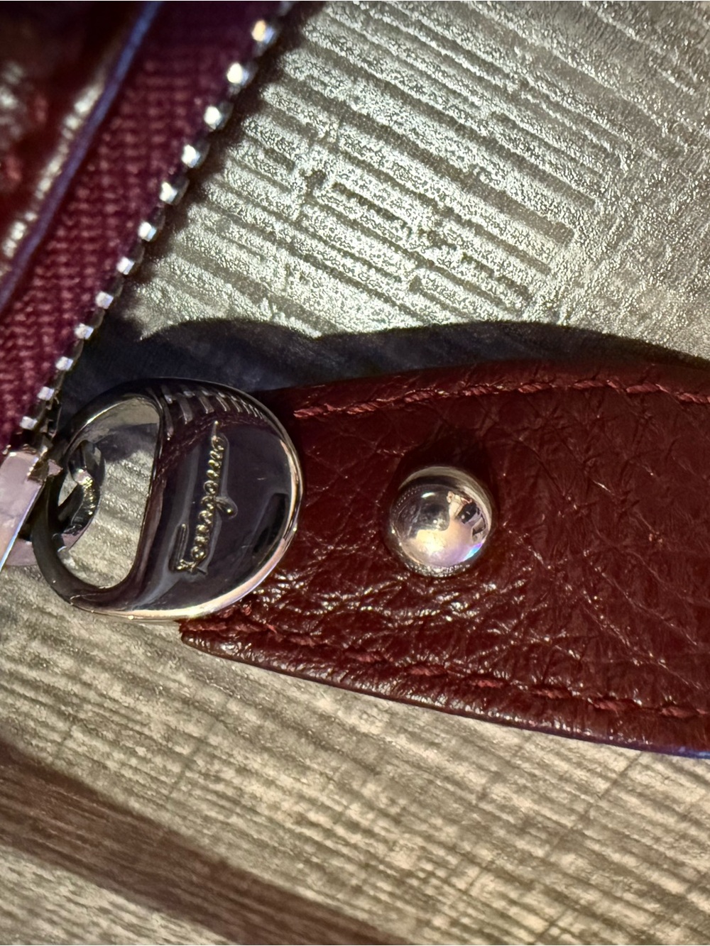 Salvatore Ferragamo Burgundy Pebbled Leather Shoulder Bag - Picture 4 of 7